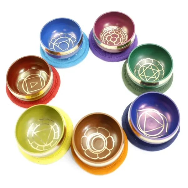 Ensemble de bols tibétains colorés pour l'harmonisation des chakras, fait main au Népal, idéal pour la méditation