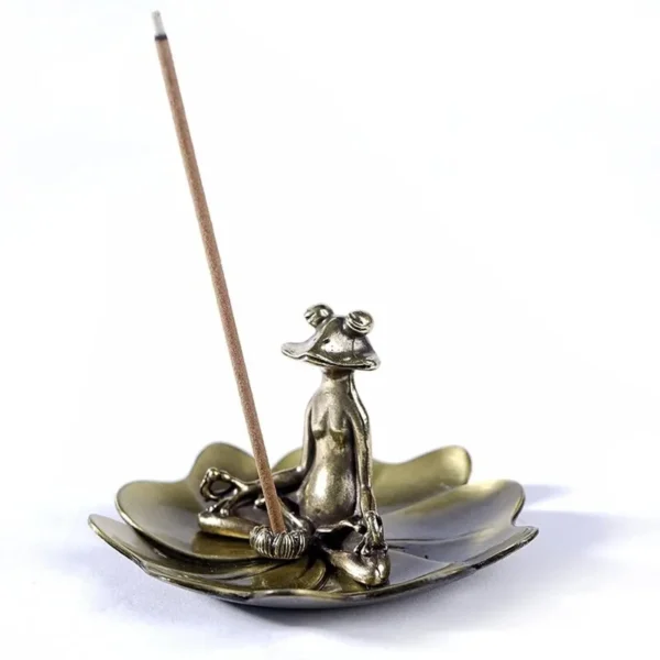 Brûleur d'encens grenouille en métal avec effet cascade et base fleur de cerisier