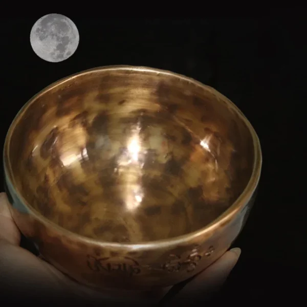 Grand Bol Tibétain Pleine Lune Népalais – Fait Main – Méditation, Yoga et Amélioration de la Concentration - Image 4